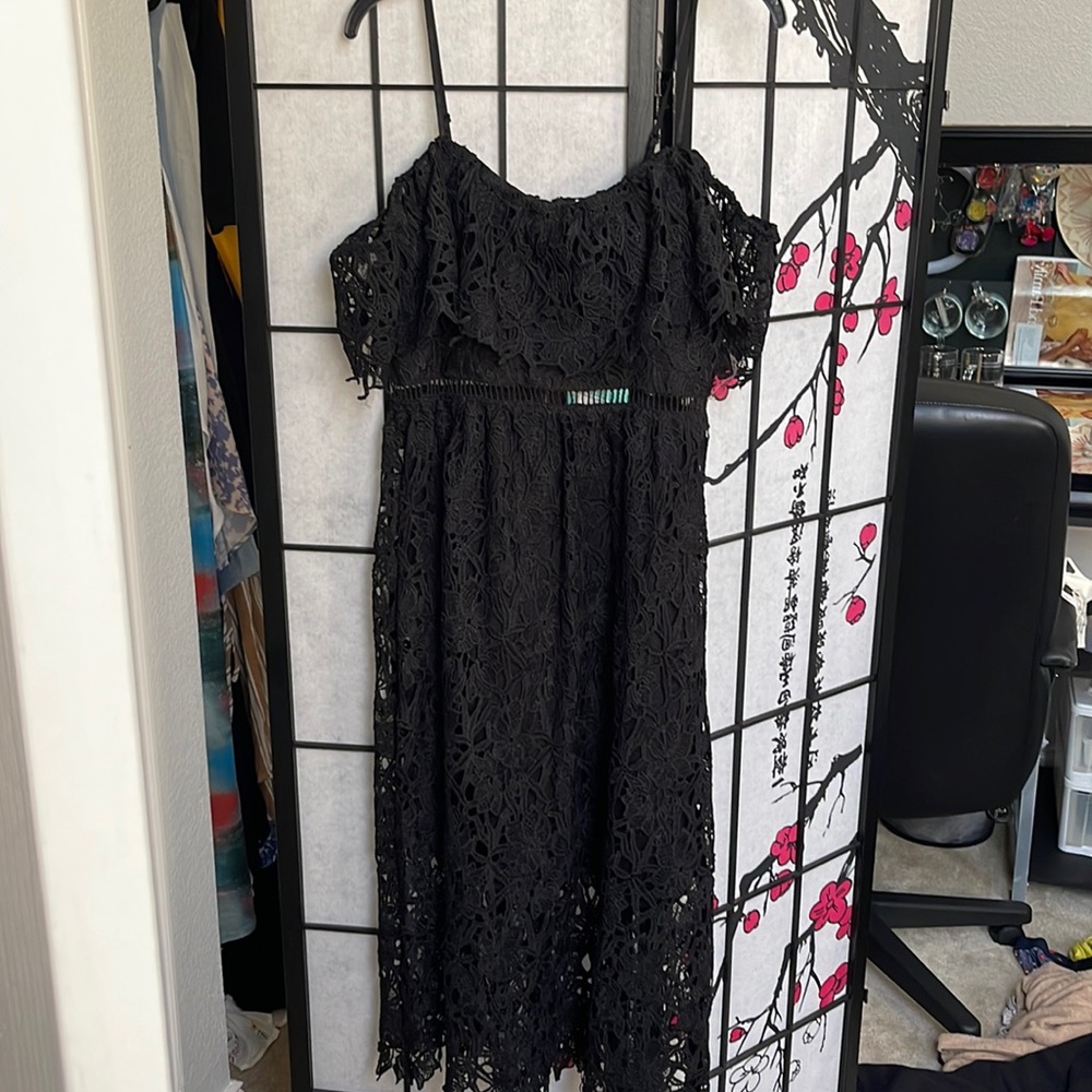 Black Off the Shoulder Lace Midi Dress